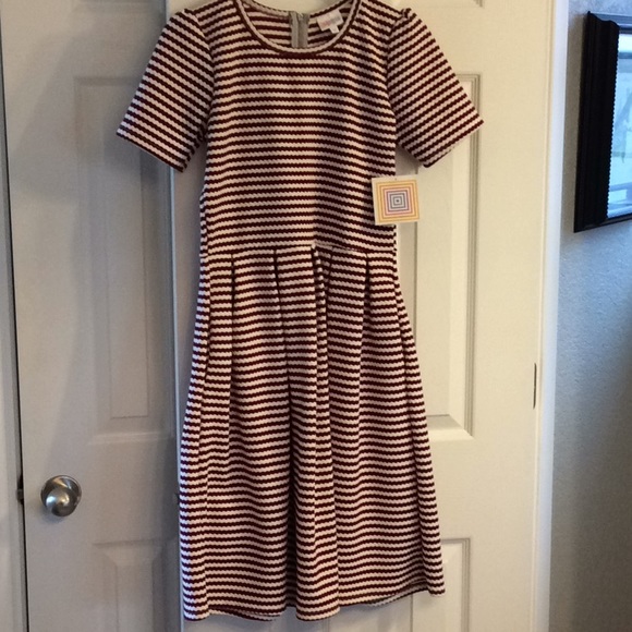 LuLaRoe Dresses & Skirts - ✨Final Price✨NWT Lularoe Amelia (M)